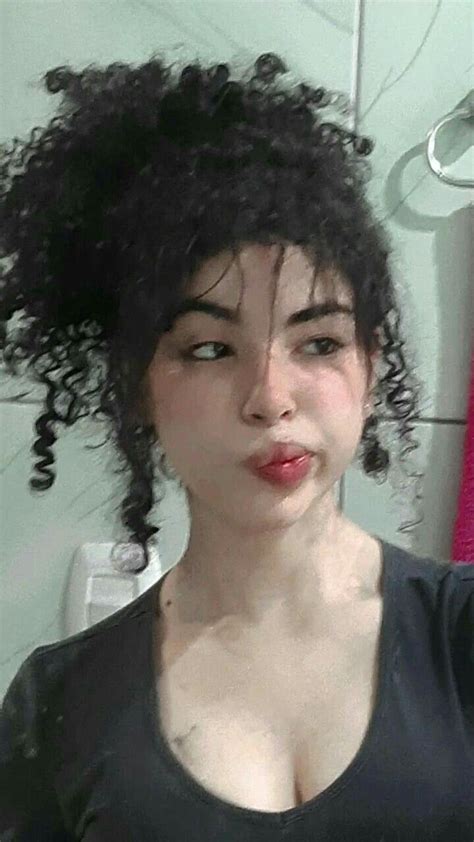 Fotos para fingir ser você cabelo cacheado .